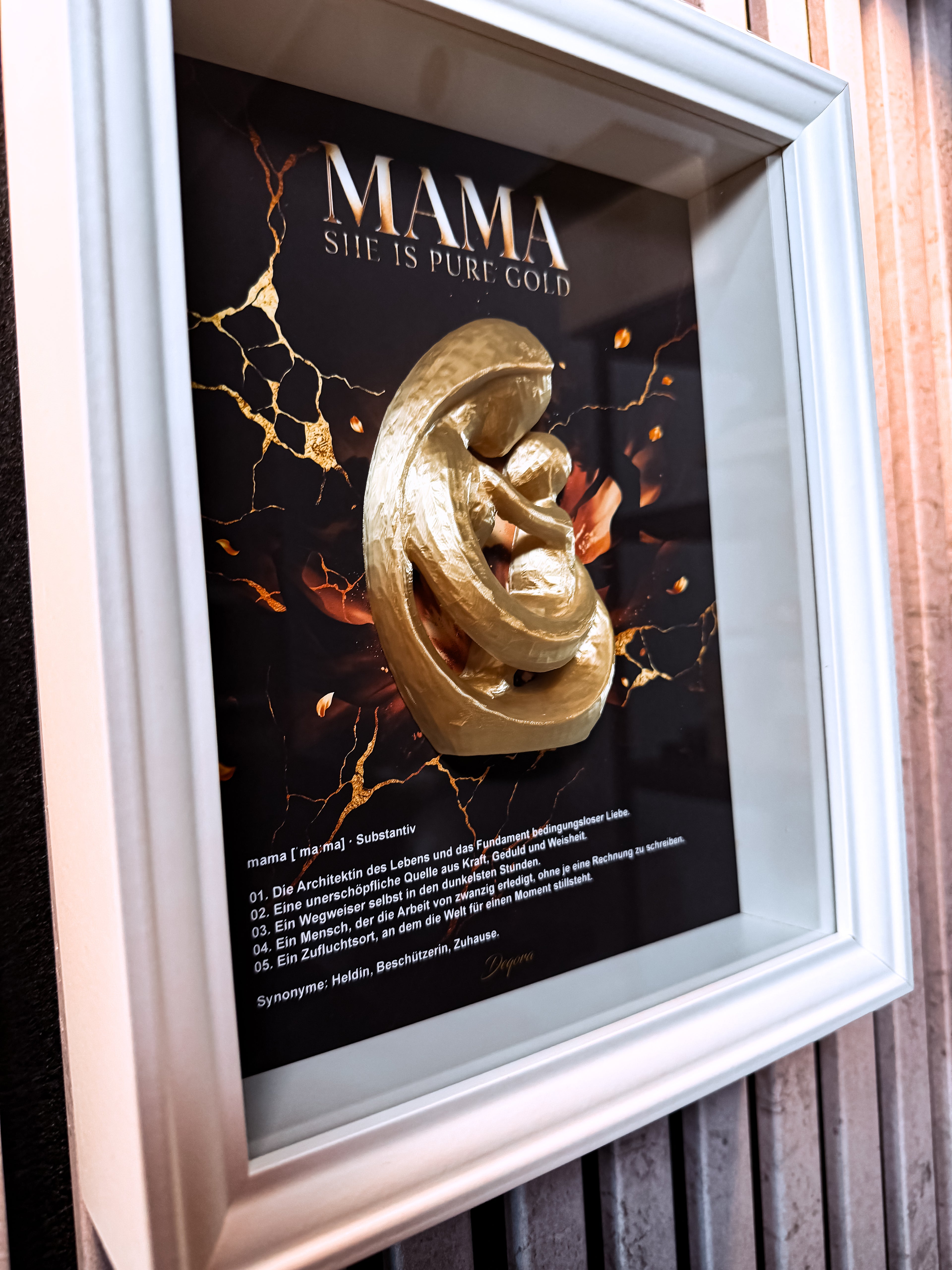Muttertags Special Mama She Is Pure Gold 3D Shadowbox Mutter Kind Kunstwerk Geschenk DEQORA