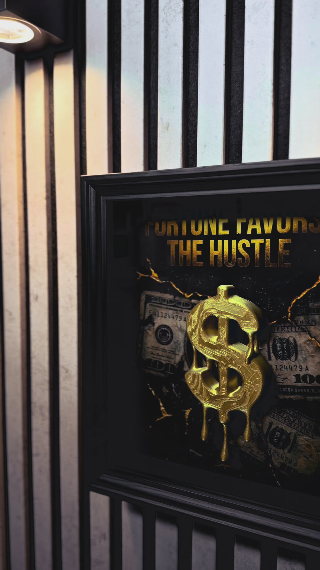 Fortune Favors the Hustle 3D Shadowbox – Money Art Wandbild – Goldener Dollar Hustle Grind Deko – DEQORA